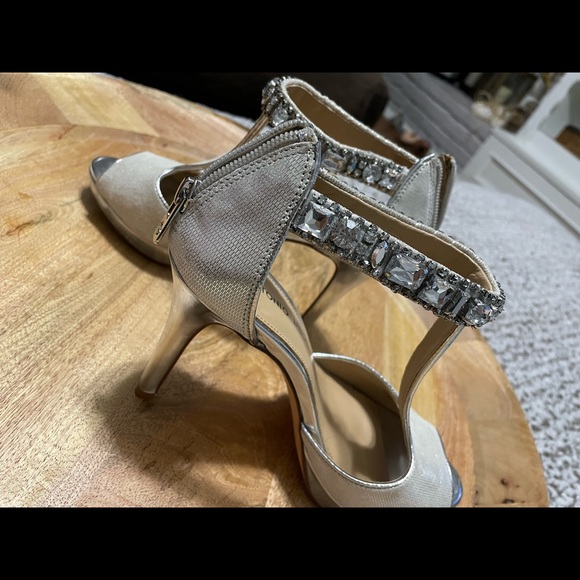 Antonio Melani Silver high heels with jewel embellishments - Picture 7 of 16